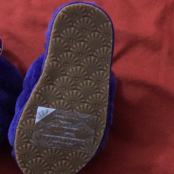 Purple Fuzzy Ugg Slides size 9c - Picture 4 of 4